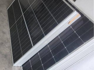 Big-Solar-Panels-